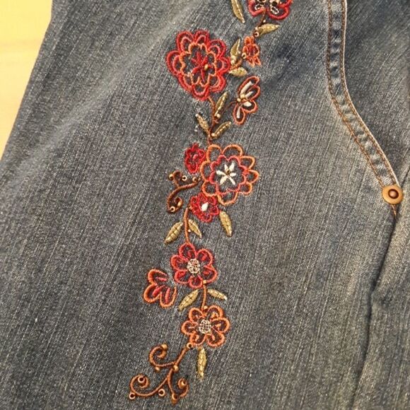 Erika stretch front flowered jeans NWT - Picture 2 of 8